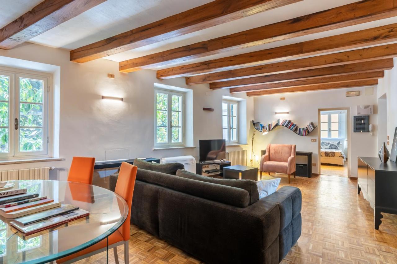 Piazza Napoleone Lovely Central Apartment Lucca Buitenkant foto